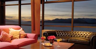 Alma Del Lago Suites & Spa - San Carlos de Bariloche - Ruang tamu