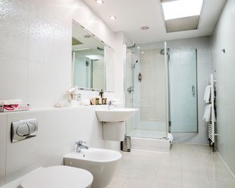 Hotel Set - Bratislava - Baño