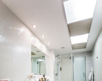 Hotel Set - Bratislava - Baño