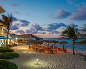 Castaways Cayman Beach Resort - North Side - Beach