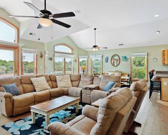 2150 - A Spotted Duck - Duck - Living room