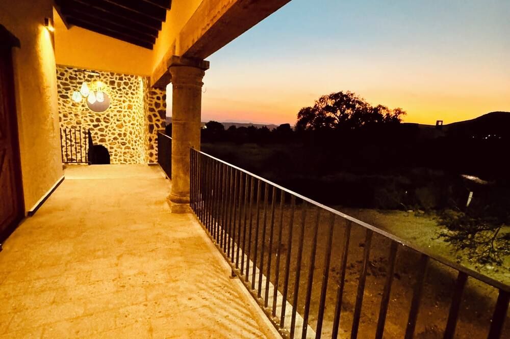 Hotel Suites Piamonte - Bernal - Balcon