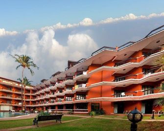 The Baga Marina Beach Resort & Hotel - קלנגוטה - בניין