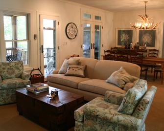 Talladega Race Week House on Lake Logan Martin - Riverside - Sala de estar