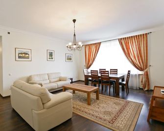 Minsklux Prospekt Nezavisimosti 12 Apartments - Minsk - Phòng khách