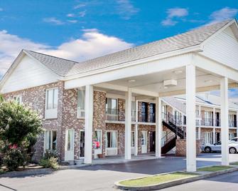 Days Inn by Wyndham Manning - Manning - Gebouw
