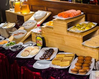 Beehive Premier - Malé - Buffet