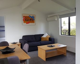 Tidewater Motel and Tourist Park - Hostel - Coromandel - Sala de estar
