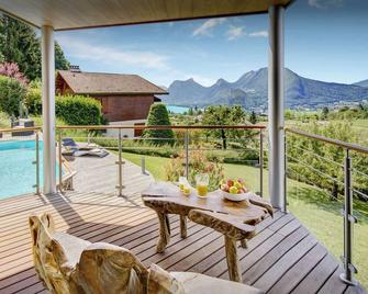 Villa Flying Dragon - luxury stay for 8 in Lake Annecy, pool - OVO Network - Talloires-Montmin - Balcon