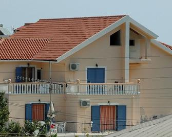 Alkyoni Apartments & Studios - Poros