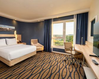 Hampton by Hilton Frankfurt Airport - Frankfurt/ Main - Phòng ngủ