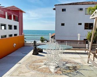 Hotel Rio Malecon - Pto Vallarta - Patio