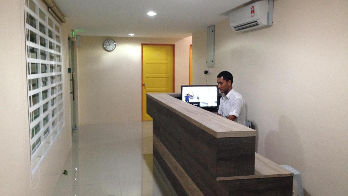 First Guest House Alor Akar