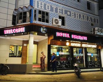 Hotel Bharati - Deoghar - Gebouw