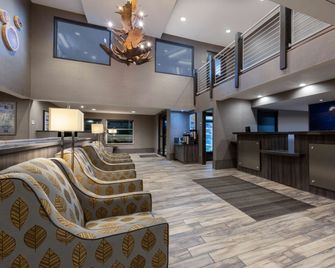 La Quinta Inn & Suites by Wyndham Anchorage Airport - Anchorage - Lobby