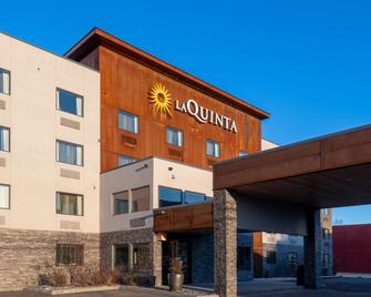 La Quinta Inn & Suites by Wyndham Anchorage Airport - Anchorage - Edificio