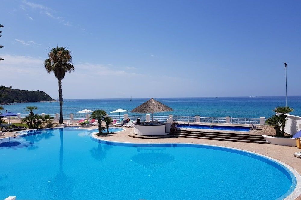Cala Petrosa Resort - Parghelia - Pool