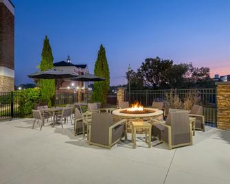 Courtyard by Marriott Columbus Phenix City - Фенікс-Сіті - Патіо
