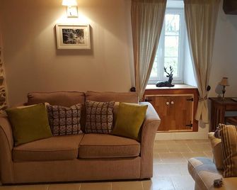 'Le Cerisier' Holiday Cottages, Champsecret - Domfront-en-Poiraie - Salon