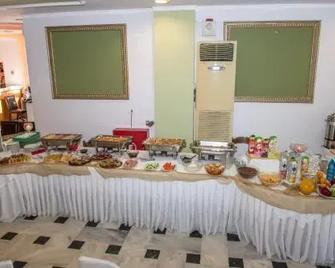 Verdelis Inn - Palaia Epidavros - Buffet