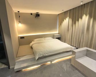 Hulunbuir Muguang Zhineng Movie Homestay (Hasaer Dajie) - Hulunbuir