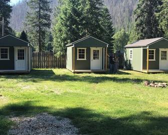 Adorable Cda River Cabins, Centrally Located! - Wallace