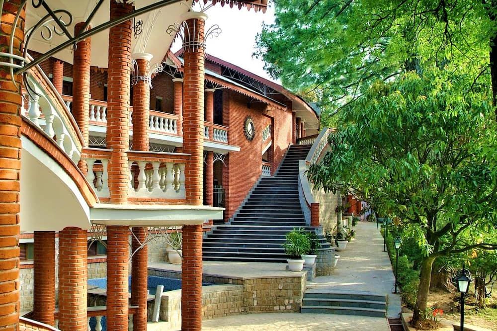 Welcomheritage Taragarh Palace - Pālampur - Вигляд зовні