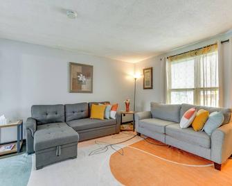 4 Mi to Dtwn: Family Home in Buffalo - Buffalo - Sala de estar