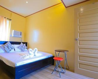 ichehan lodge - Basco - Bedroom