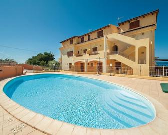 Beautiful apartment in Castelsardo SS - Castelsardo - Piscina