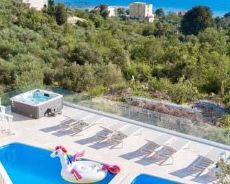 Villa Hills - Makarska - Pool