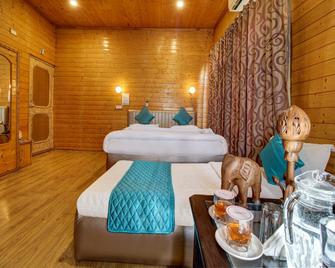 Impex Hill Resorts - Srinagar - Bedroom