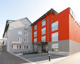 Hotel & Boarding House Schlosserwirt - Merching - Gebäude
