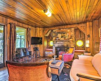 Dreamy Homestead Escape Patio, Ranch On-Site - Crossville - Obývací pokoj