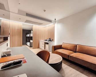 Citrus Sukhumvit 13 Nana Bangkok by Compass Hospitality - Newly Renovated - Bangkok