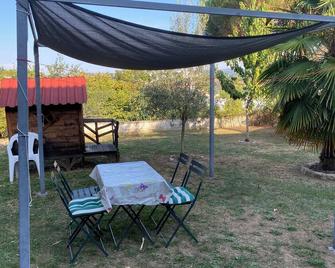 Very nice suite completely independent with its private bathroom - Firminy - Patio