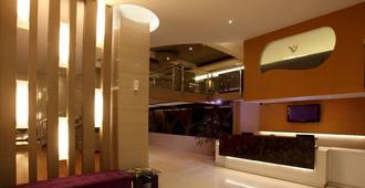 Hotel Vio Pasteur - Bandung - Recepción