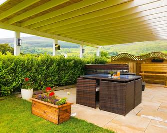 Clonlum Holiday Cottages - Newry - Patio