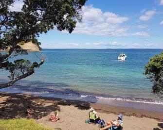 Whangaparaoa Lodge - Auckland - Beach