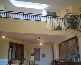 Bruno B&B - Cropani - Aufgang