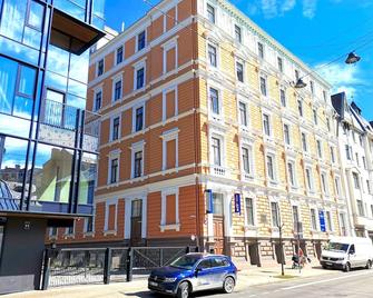Lacplesa Downtown New 2-bedroom Apartment - Riga - Edificio