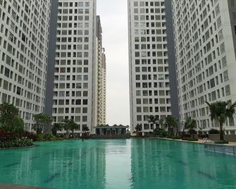 Great Choice 2BR Apartment at M-Town Residence - Tangerang City - Pool
