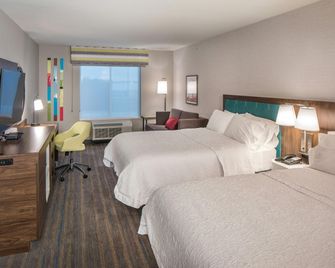 Hampton Inn by Hilton Hastings - Hastings - Schlafzimmer