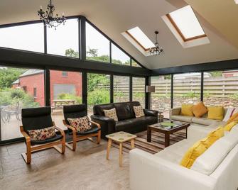 Nevern House - Newport - Lounge