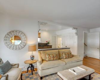 Cozy Cottage in Historic Village: Near Cedar Point - Milan