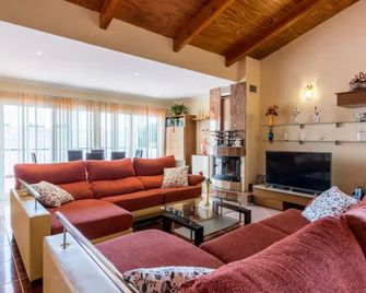 Private Villa With Pool Vallada.No For Rent To Under 25 Years Old For S.Joan - Ciutadella de Menorca - Salon