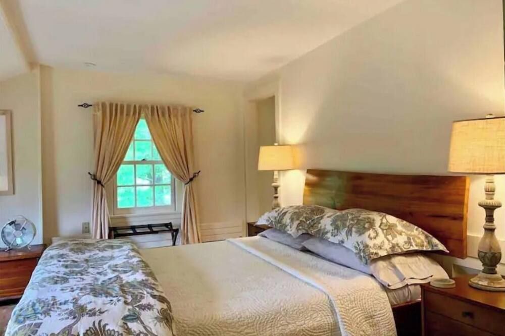 Elm Suite with a Private Bathroom in front of Smith College Quadrangle - Northampton - Ložnice
