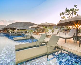 Fox Hotel Jimbaran Beach Bali - Kuta - Piscina