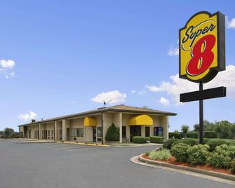 Super 8 by Wyndham Tupelo Airport - Tupelo - Bygning