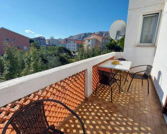 Apartments Fam Tomasic - Baška - Balkon